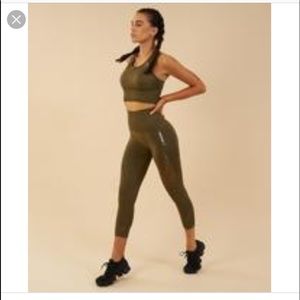 Khaki seamless set bra and cropped pants both L